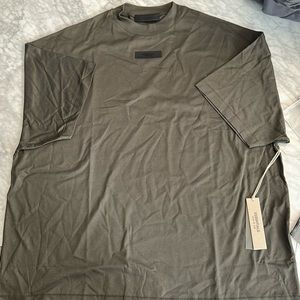 Essentials Tshirt